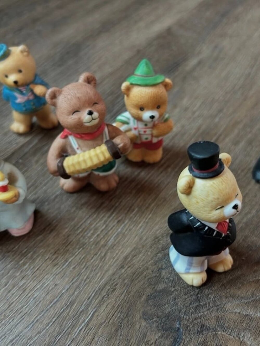 Vintage 90s Bronson Bears set 12